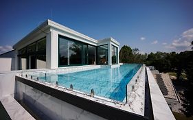 Villa Bauhaus Wellness Apartman Fsz. 1